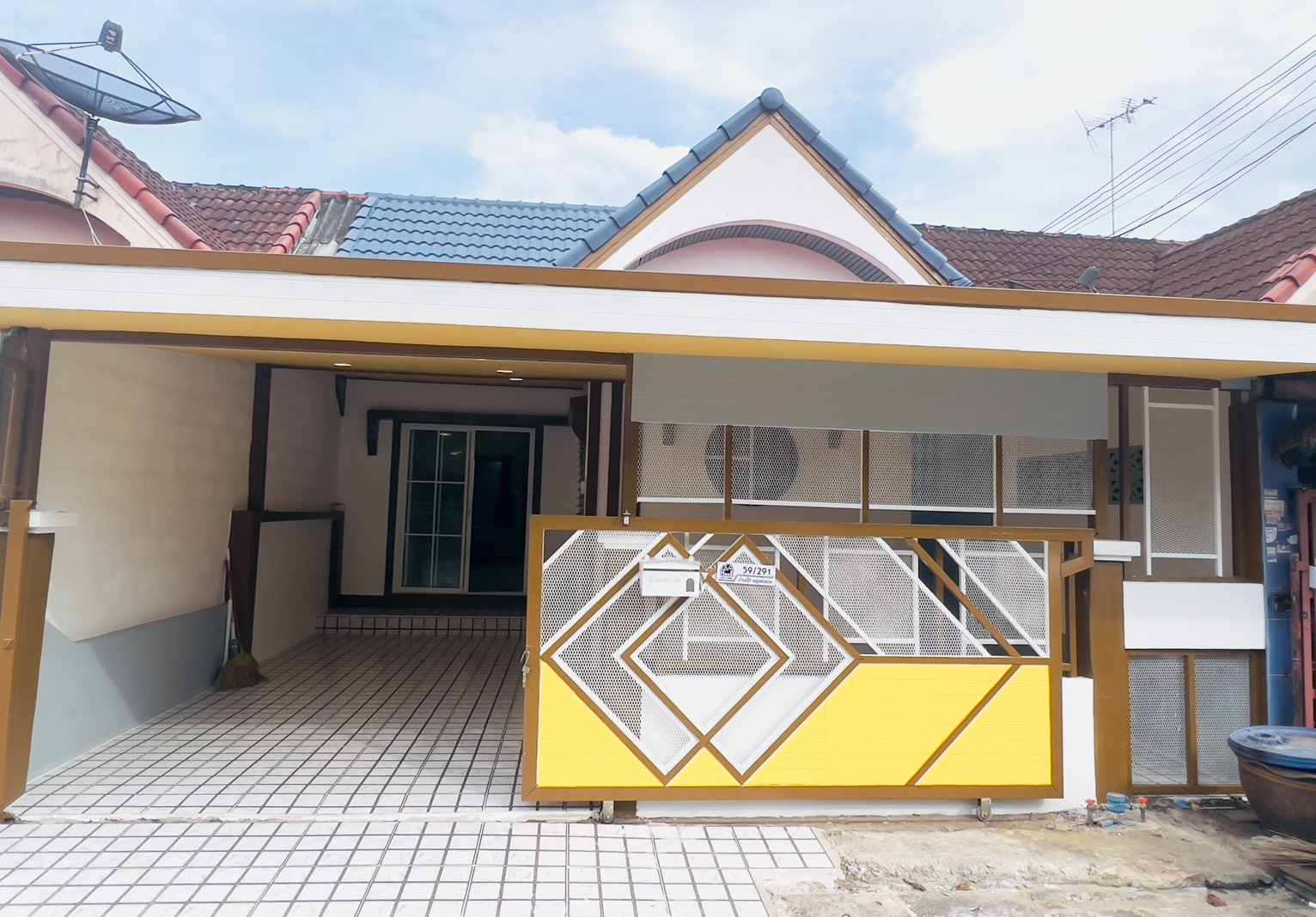 นันทวันเซนต์1 ถนนสังฆสันติสุข ซอย34  ผ่อนสลายๆ  เดือนละ 5,xxx   ถูกกว่าเช่า  เป็นบ้านเราดีไหม