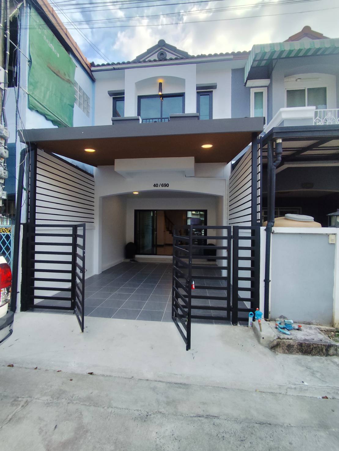 หมู่บ้านเคซี รามอินทรา8 (เคซี8) ถนนไทยรามัญ บ้านรีโนเวทใหม่ ใสเฟอร์เต็ม พร้อมสวนสีเขียว ชุดเตาแก๊ส จอดรถในบ้าน2คัน - Image 1