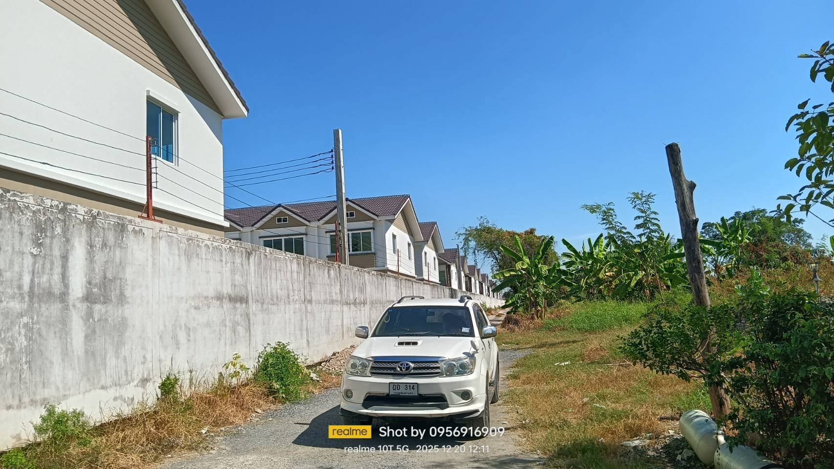 ที่ดินเปล่า ข้างหมู่บ้านพิศาล ทับยาว  แขวงทับยาว เขตลาดกระบัง กรุงเทพ