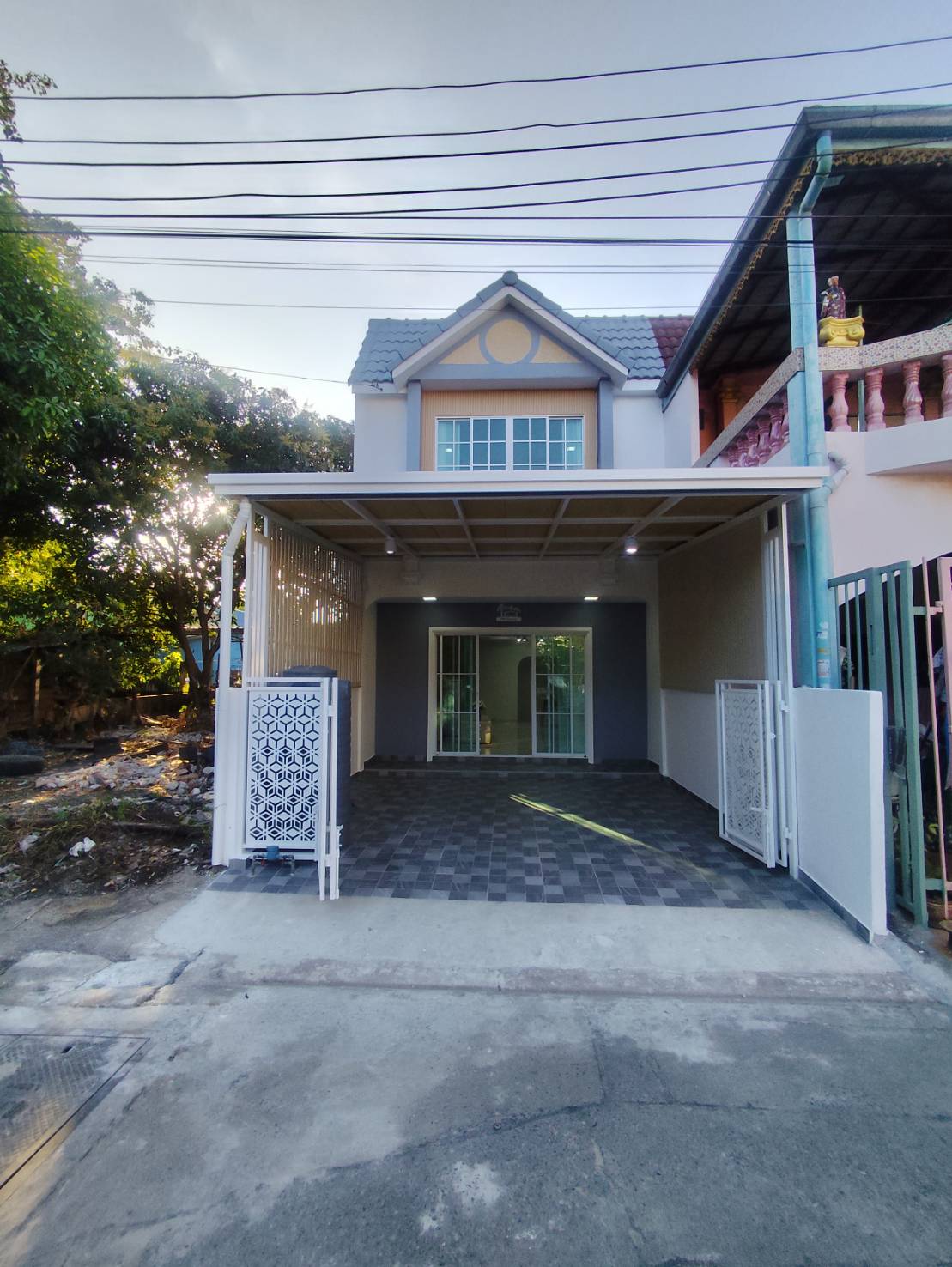 ร่มทิพย์ ซอย1 ถนนหทัยราษฎร์ ซอย33 จัดสินเชื่อให้ กู้ได้เต็ม รีโนเวทใหม่ ใส่เฟอร์ครบ หลังริม