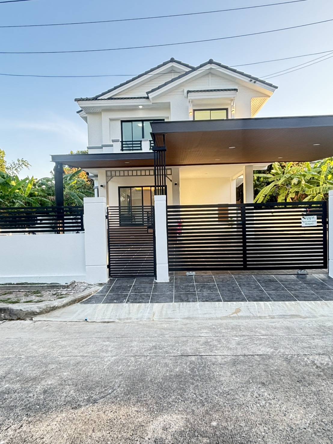 ชัยพฤกษ์1 ถนนคุ้มเกล้า ซอย7 บ้านเดี่ยว2ชั้น รีโนเวทใหม่ ใส่ผ้าม่าน ใส่เฟอร์ครบ จัดสินเชื่อให้ ฟรีโอน