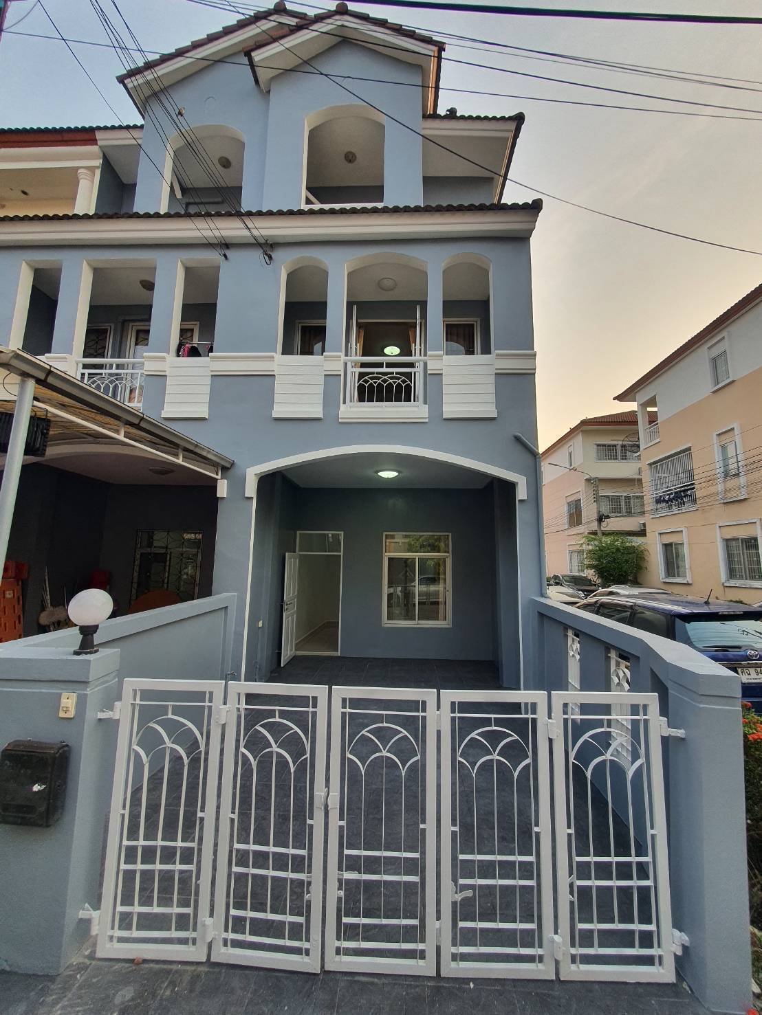 รีโนเวทใหม่ จัดสินเชื่อให้ กู้ได้เต็ม เดอะ บาลโคนี่ สวนหลวง ร9 ซอย28 ดอกไม้ ประเวศ กรุงเทพ