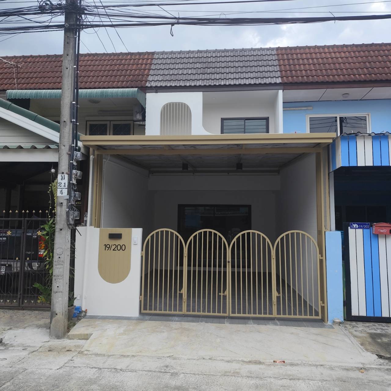 มโนรมย์2 ซาฟารีเวิร์ลด ถนนเลียบคลองสอง ซอย27 รีโนเวทใหม่ ใส่เฟอร์ครบ  จัดสินเชื่อให้ กู้ได้เต็ม