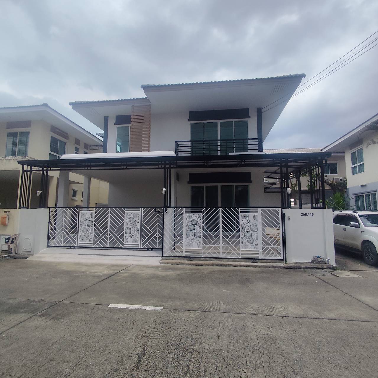 พัฒนาสิริ เดอะไพรด์  ถนนเลียบคลองสอง ซอย16-18 บ้านเดี่ยว(แฝด)  รีโนเวทใหม่ จัดสินเชื่อให้ โอนให้ กู้ได้เต็ม