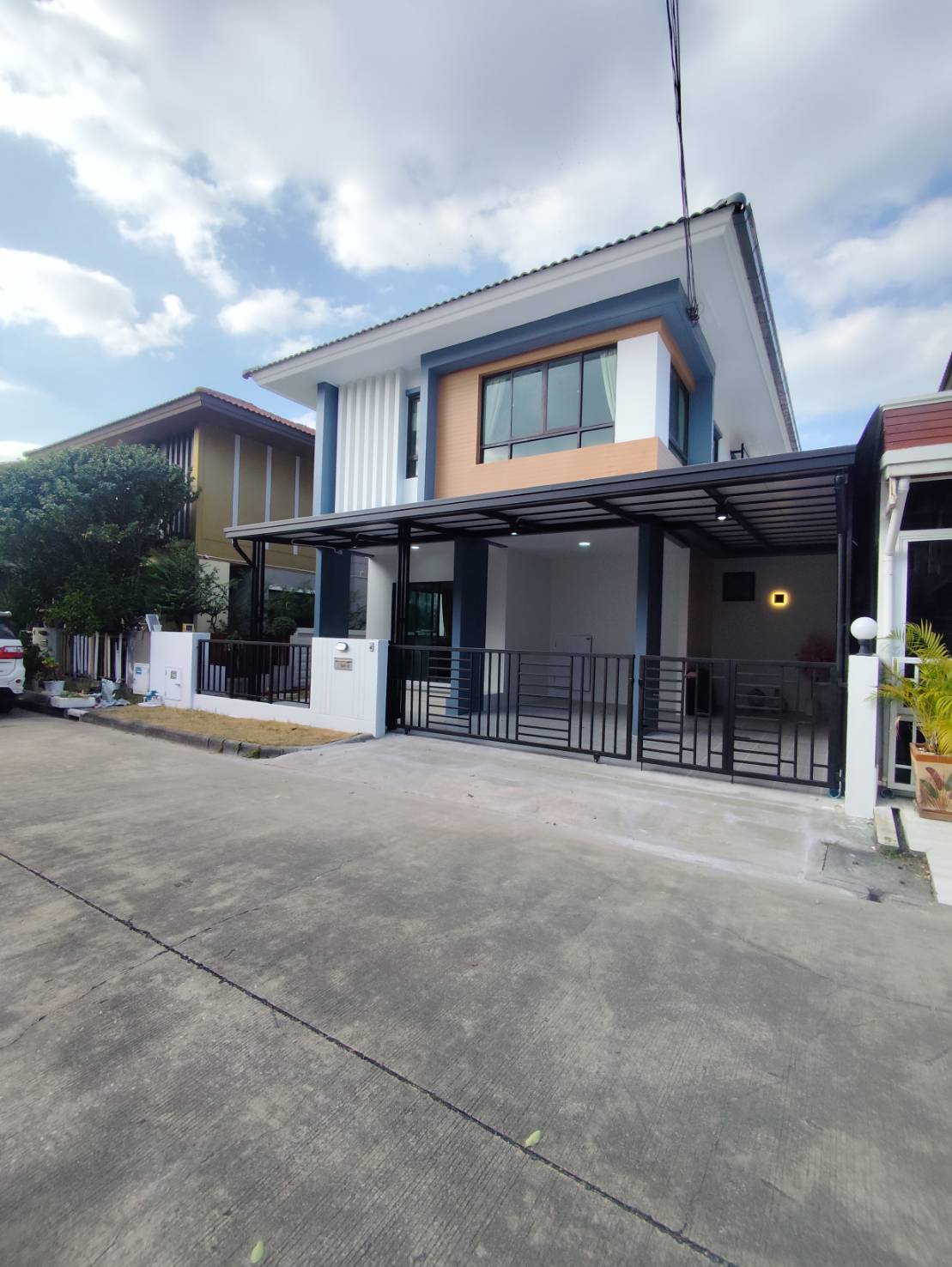 พร้อมพัฒน์ ไพรม์ ถนนปัญญาอินทรา สามวาตะวันตก คลองสามวา กรุงเทพ - Image 1